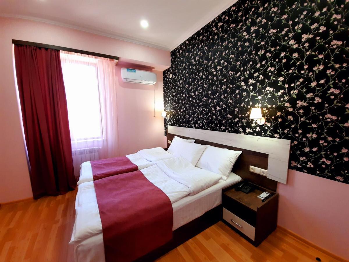 Cherry Garden Boutique Hotel Yeghegnadzor Esterno foto